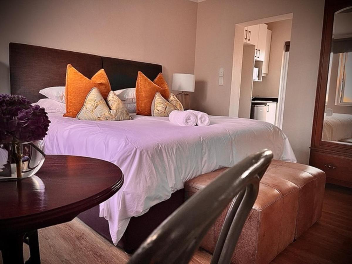 66 On Monzali 4 Star Luxury Guesthouse Hilton Dış mekan fotoğraf